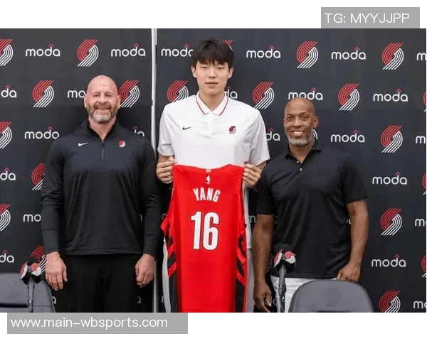 比卢普斯谈季前赛首发轮换希望球迷理性解读球队策略