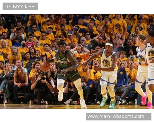 兰德尔半场表现出色9投6中助力球队三分球命中率高达667 兰德尔半场表现出色9投6中助力球队三分球命中率高达667