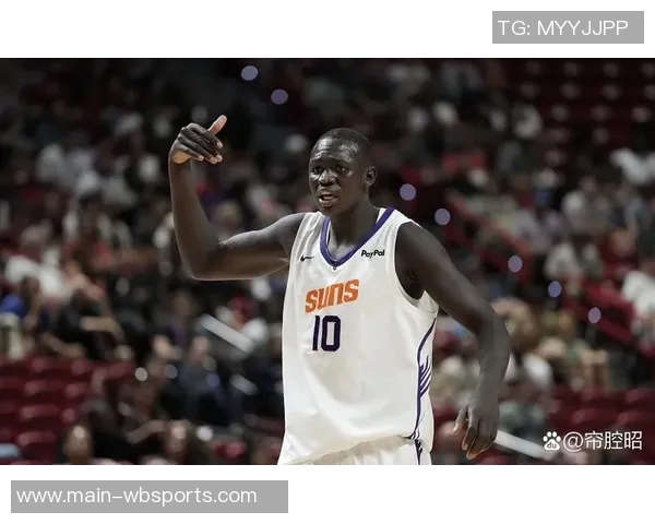 太阳主帅称马卢阿奇设立新标杆期待他持续高水平表现 太阳主帅称马卢阿奇设立新标杆期待他持续高水平表现