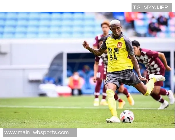 全市场消息称加拉塔萨雷冬窗欲引进卢克曼并准备丰厚合同