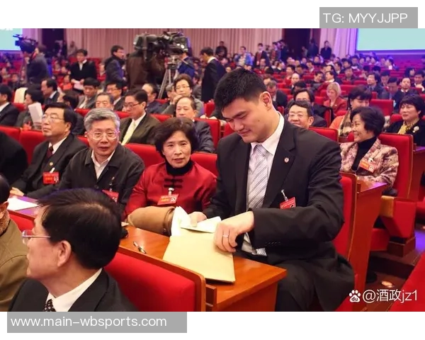 姚明分享身份转变心路历程从回答者到提问者的深刻思考与追求