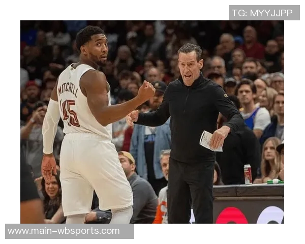 阿特金森透露米切尔和韦德全勤训练阿伦缺席合练并非长期伤病